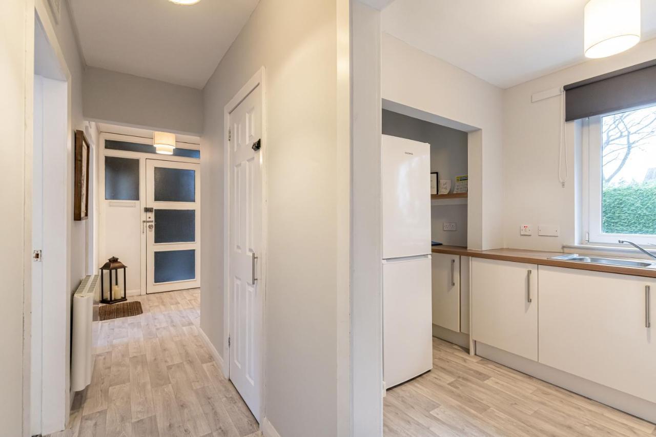 Ground-Fl Two Bedroom Apartment In Bridge Of Allan Bagian luar foto