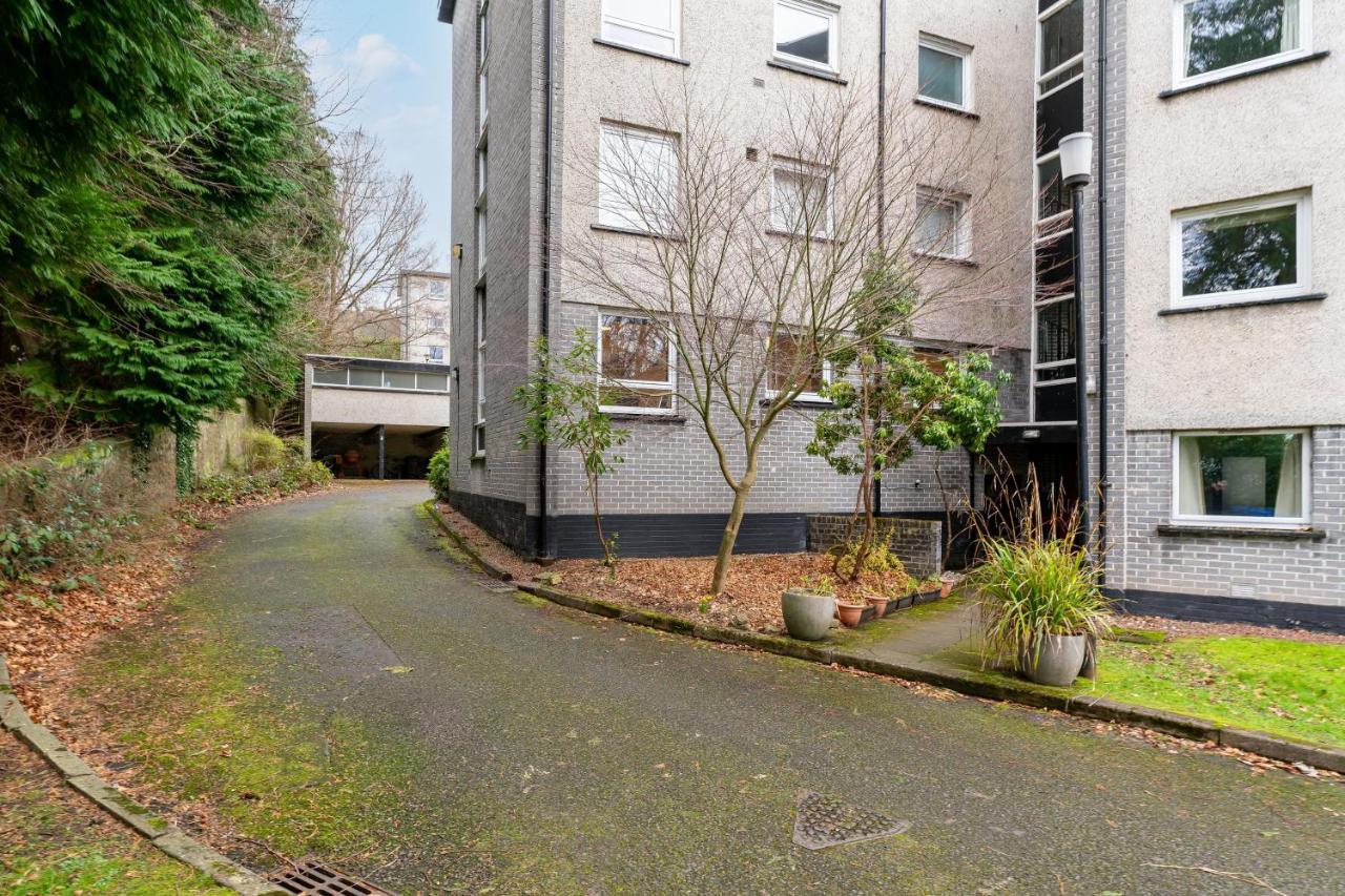 Ground-Fl Two Bedroom Apartment In Bridge Of Allan Bagian luar foto