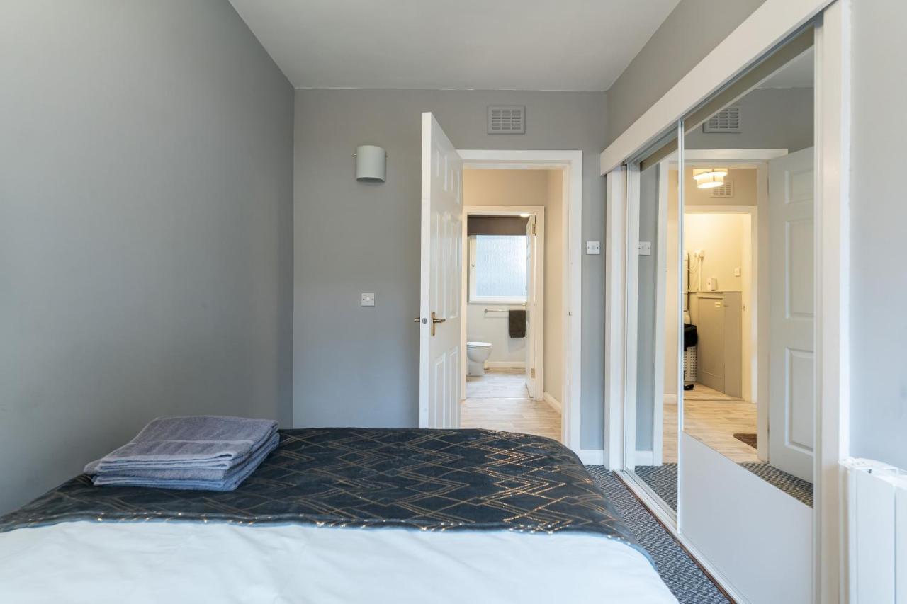 Ground-Fl Two Bedroom Apartment In Bridge Of Allan Bagian luar foto